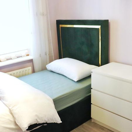 Апартаменты Deluxe Dwelling - 15 Mins From Cork City/Airport Экстерьер фото