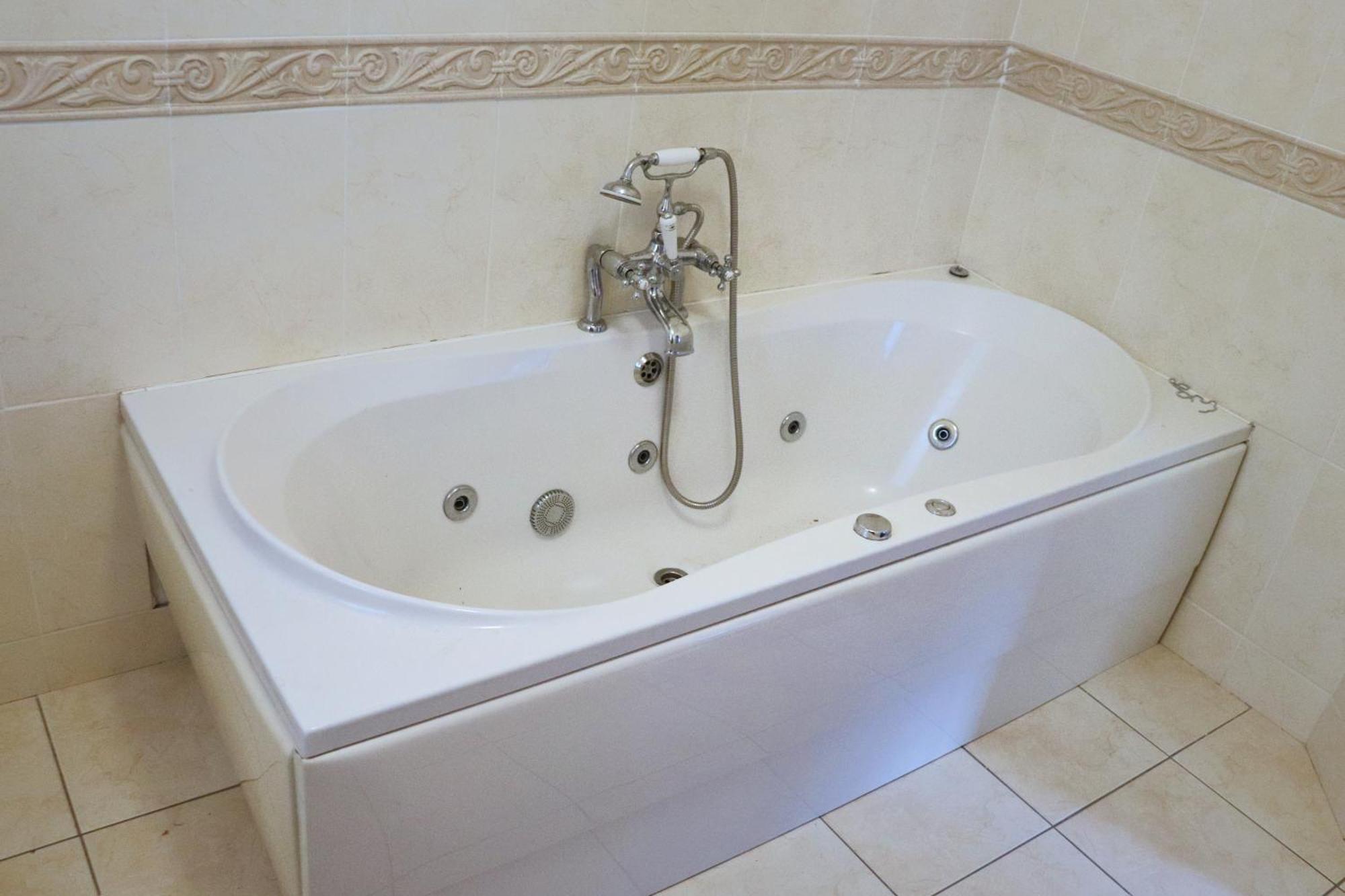 Апартаменты Deluxe Dwelling - 15 Mins From Cork City/Airport Экстерьер фото