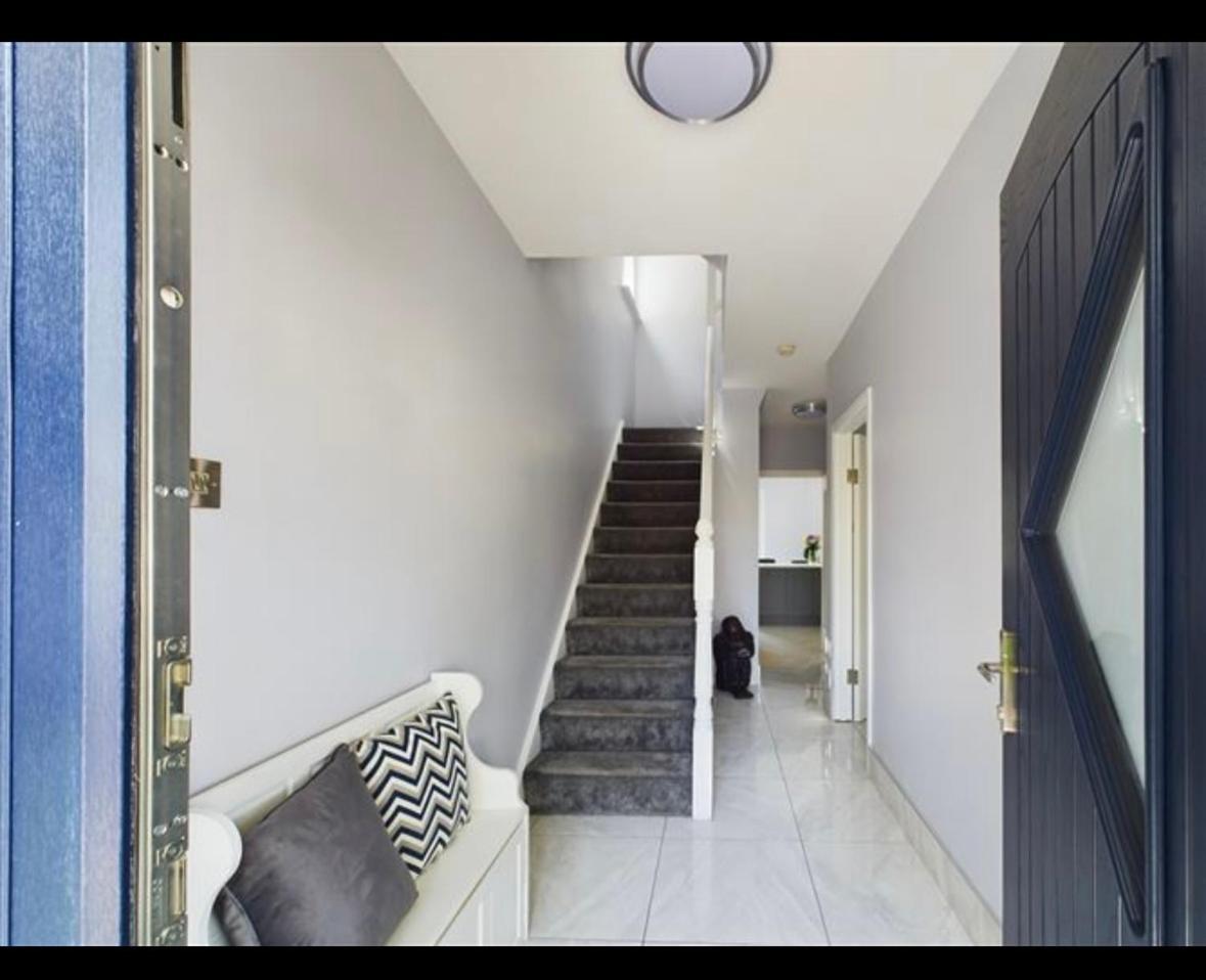 Апартаменты Deluxe Dwelling - 15 Mins From Cork City/Airport Экстерьер фото